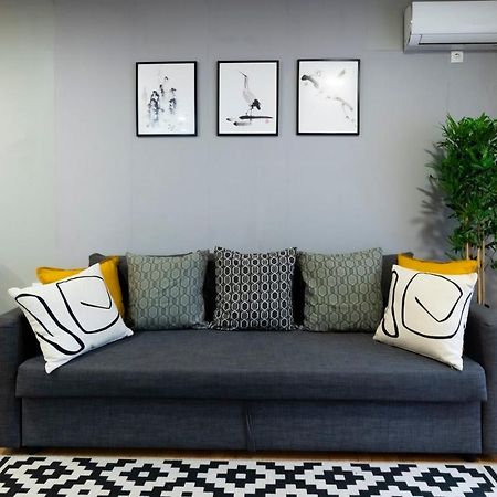 Central Fenix Apartment - Free Private Parking-Fast Wi-Fi Novi Sad Bagian luar foto