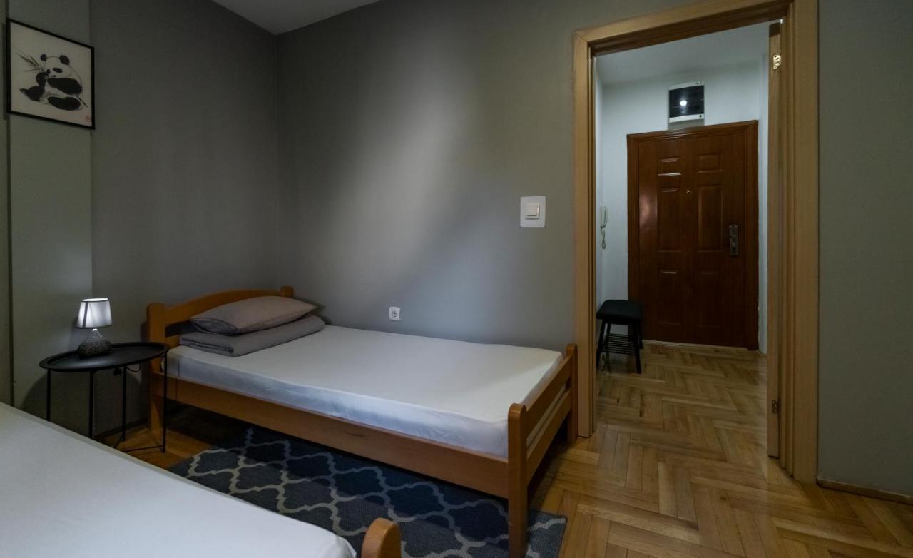 Central Fenix Apartment - Free Private Parking-Fast Wi-Fi Novi Sad Bagian luar foto