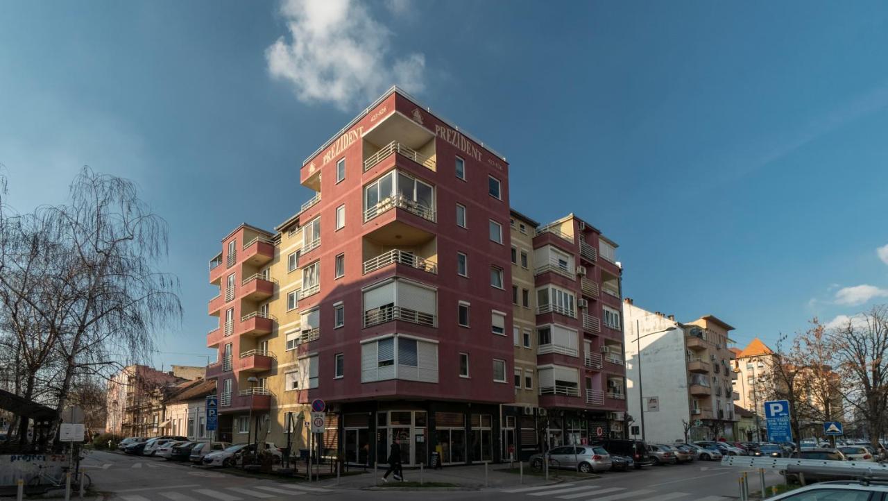 Central Fenix Apartment - Free Private Parking-Fast Wi-Fi Novi Sad Bagian luar foto