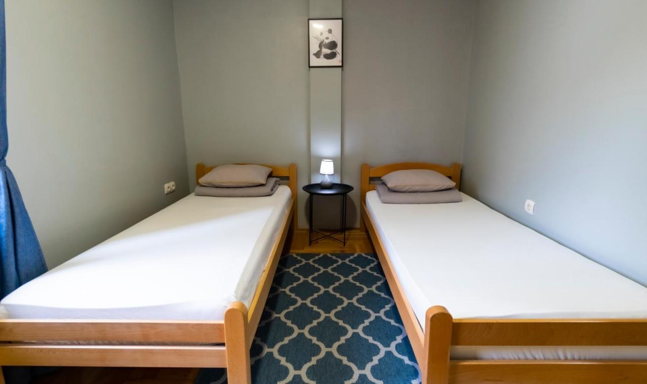 Central Fenix Apartment - Free Private Parking-Fast Wi-Fi Novi Sad Bagian luar foto